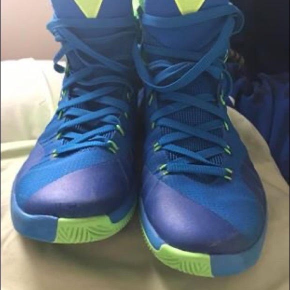 Nike Hyperdunk 2015 - Picture 5 of 7